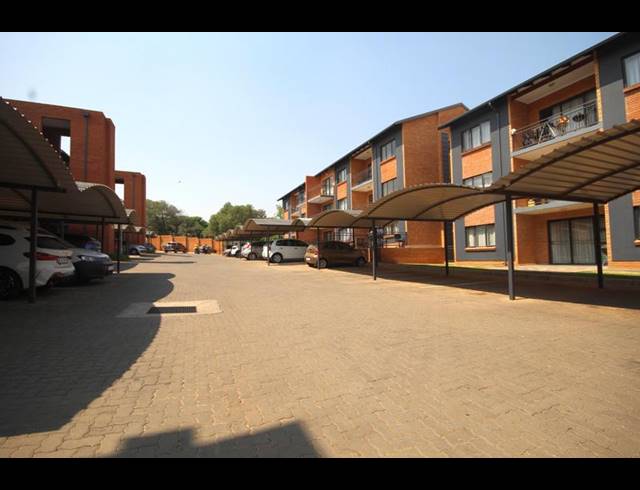 2 BEDROOM APARTMENT FOR SALE IN DIE HOEWES